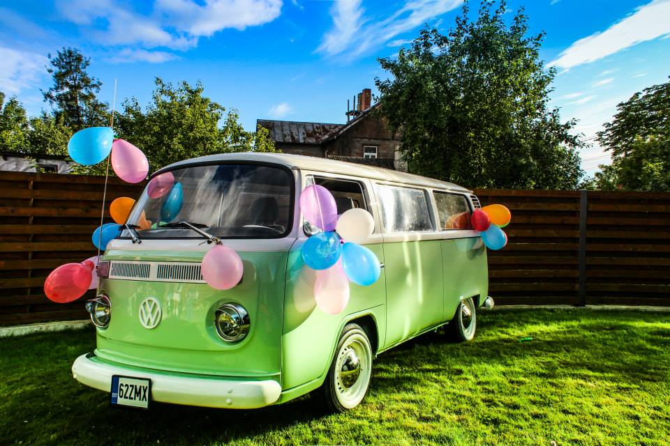 Volkswagen T2 Bus Huren in Groningen Ontdek de Verhalen van Onze 3 Unieke VW Bussen